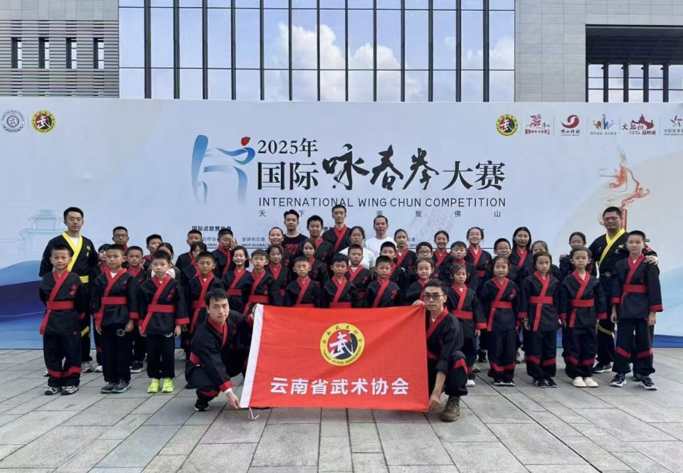 QDoBg, 更可以强身, 李鸿睿